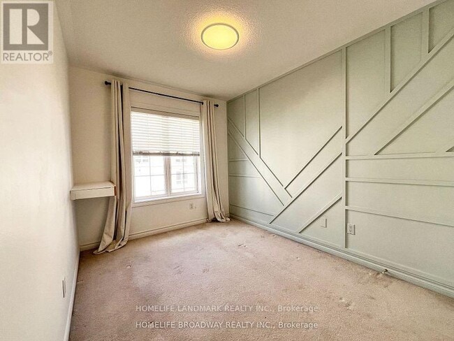 Photo - 15 Ruskov Ln
