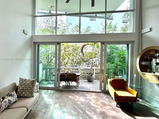 Building Photo - 221 Jefferson Ave Unit 4