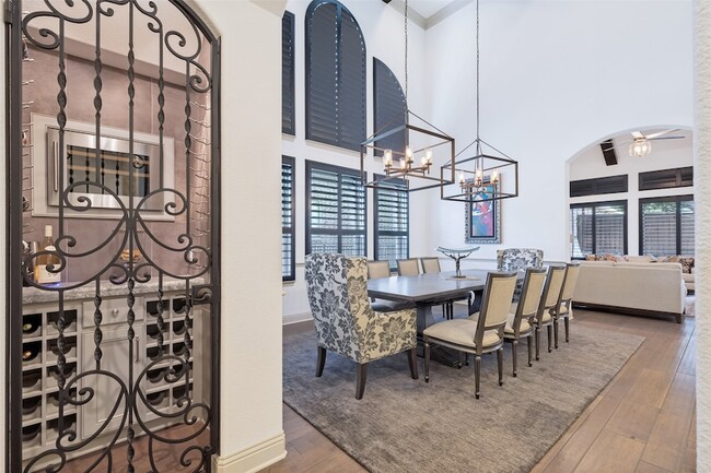 Photo - 2901 Merryglen Ln