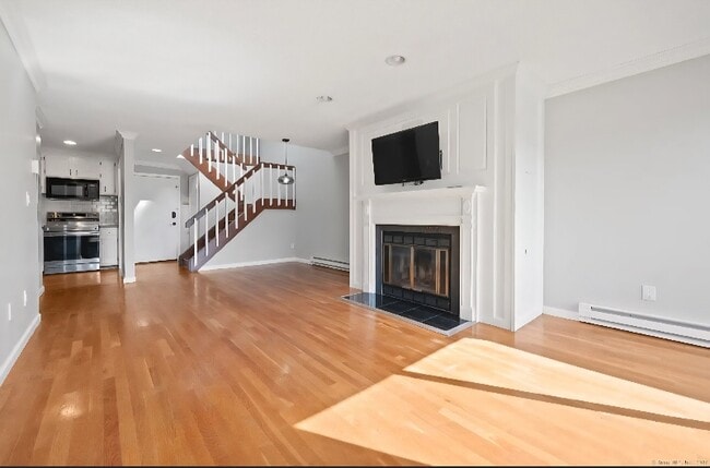 Photo - 140 Kane St Unit D4