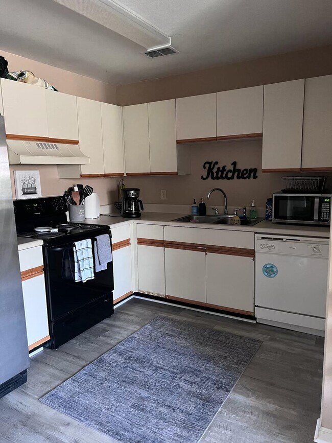 Photo - 2681 Tess Cir