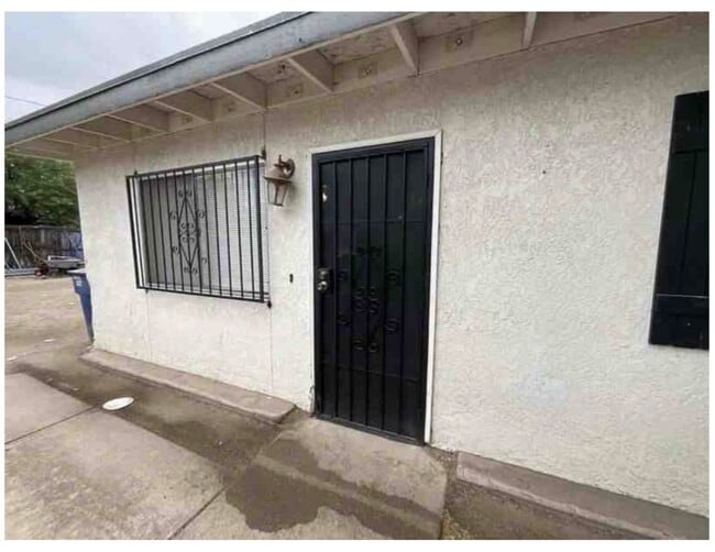 Building Photo - 3515 S 8th Ave Unit A