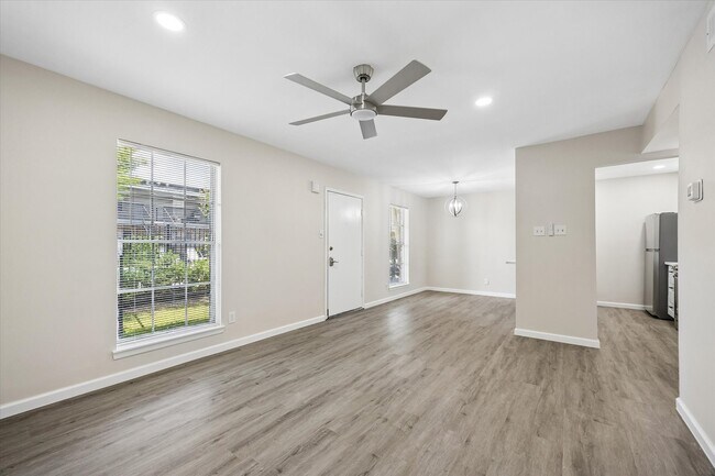 Photo - 8939 Gaylord Dr Unit 199