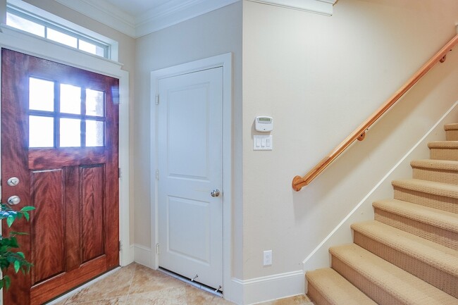 Photo - 760 Nicholson St