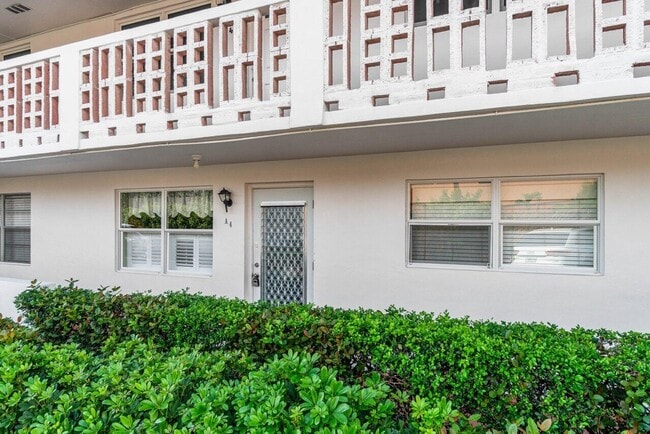 Photo - 35 SE 13th St Unit A4