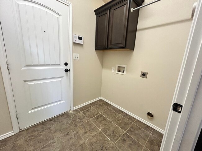 Photo - 5612 109th St