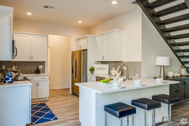 3 BR, 3 BA - 1840SF