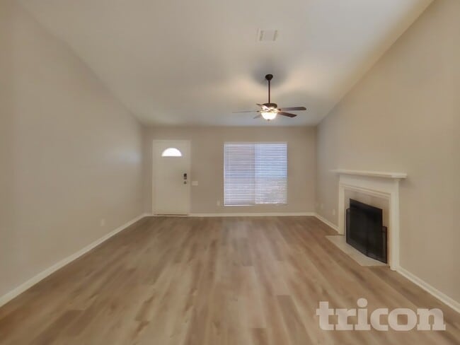 Photo - 5522 Silver Maple Dr