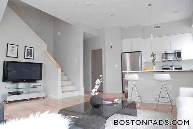 Building Photo - 57 Glenville Ave