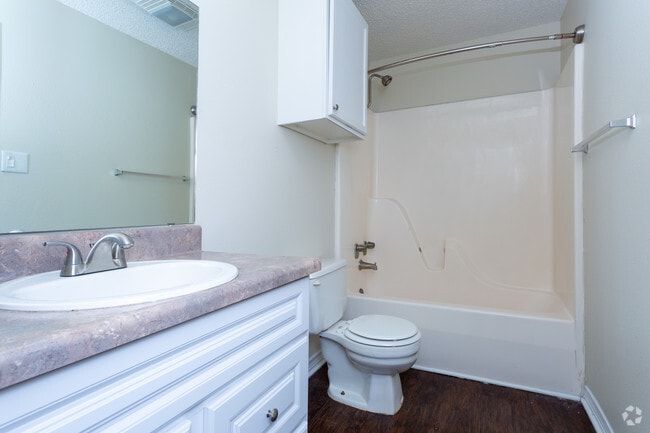1BR,1BA-900sft-Updated