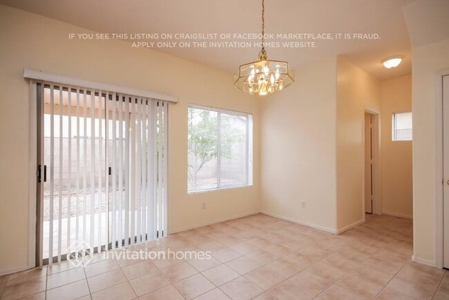 2713 E La Costa Dr