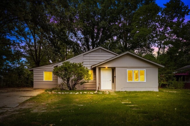 Charming 4 Bedroom, 2 Bathroom house - Charming 4 Bedroom, 2 Bathroom house