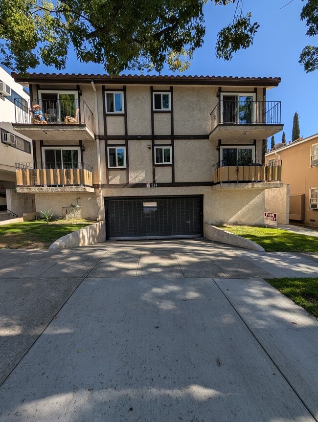 Photo - 634 E Angeleno Ave