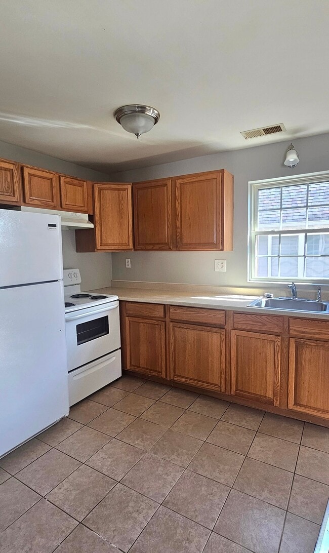 Photo - 129 Main St Unit B