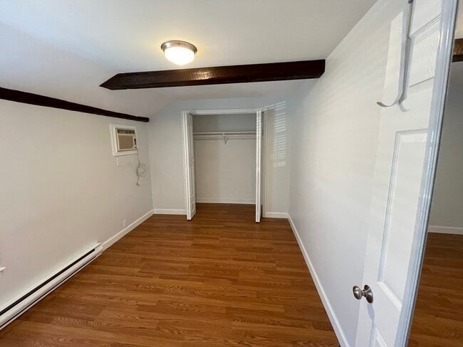 Photo - 8-10-10 Essex St Unit 8