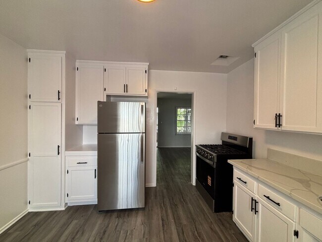 Photo - 7056 Lanewood Ave