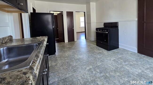 Photo - 125 Hollister Ave