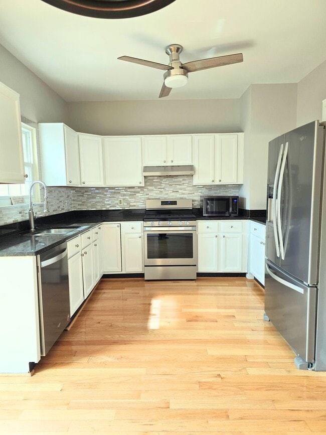 Photo - Beautiful 3 level garage townhome