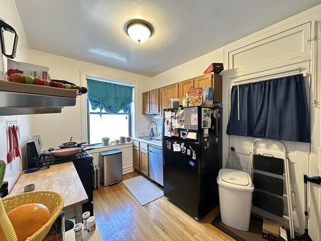 Photo - 1911 W Larchmont Ave Unidad B4