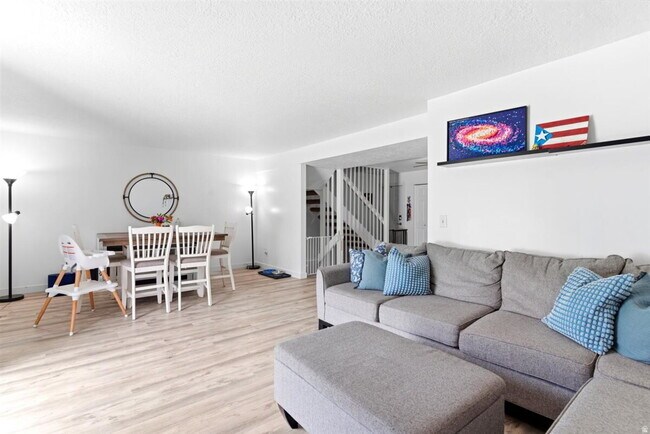 "Spacious 3-Bed Oasis with Fireplace & Modern Vinyl Touches in Ogden"