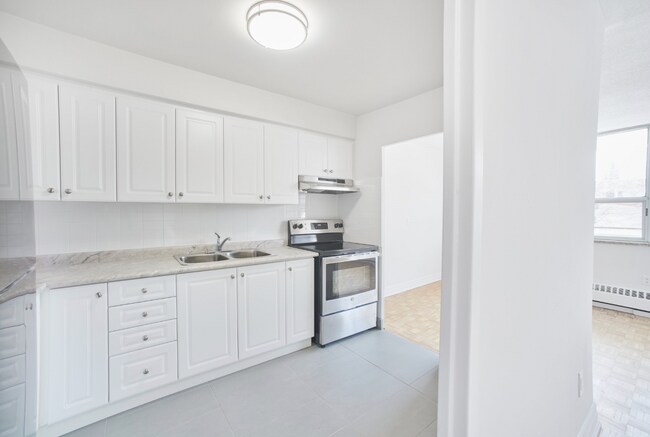 Photo - NEWLY RENOVATED 2 Bedroom Apt - MISSISSAUGA Unit 2 BD