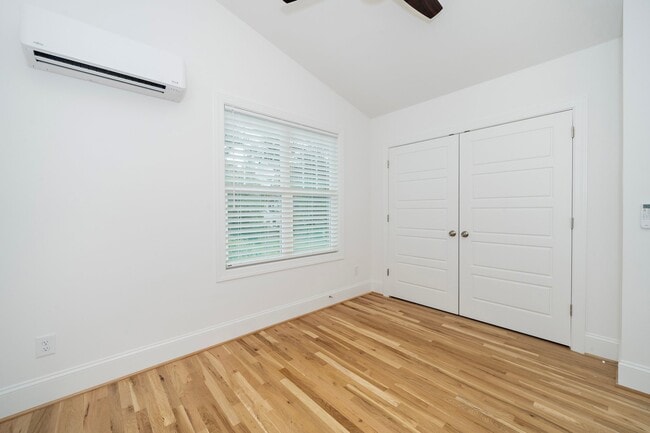 Photo - 1634 Crest Rd