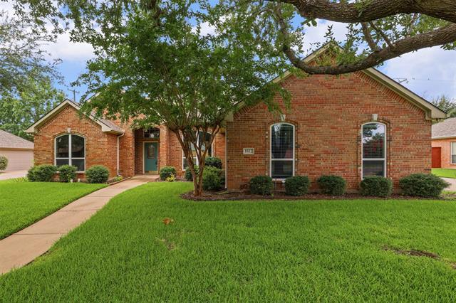 Building Photo - 1612 Twin Oaks Dr Rental