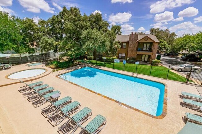 Photo - 2650 Thousand Oaks Dr Unit c2