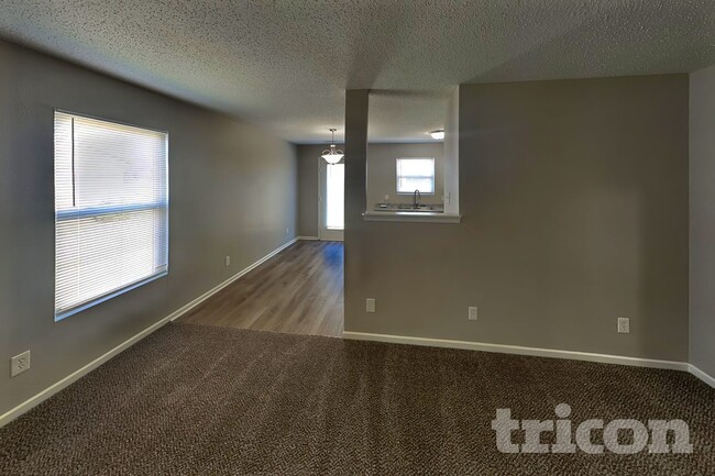 Photo - 2869 Ludwig Dr