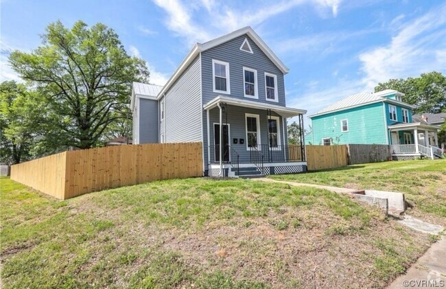 Building Photo - 727 E Gladstone Ave Unit 1 Rental