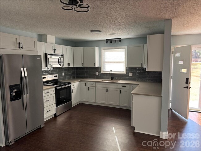 Photo - 4488 Giles Ave