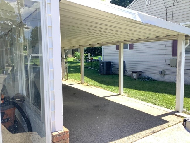 Photo - 304 E Pike St