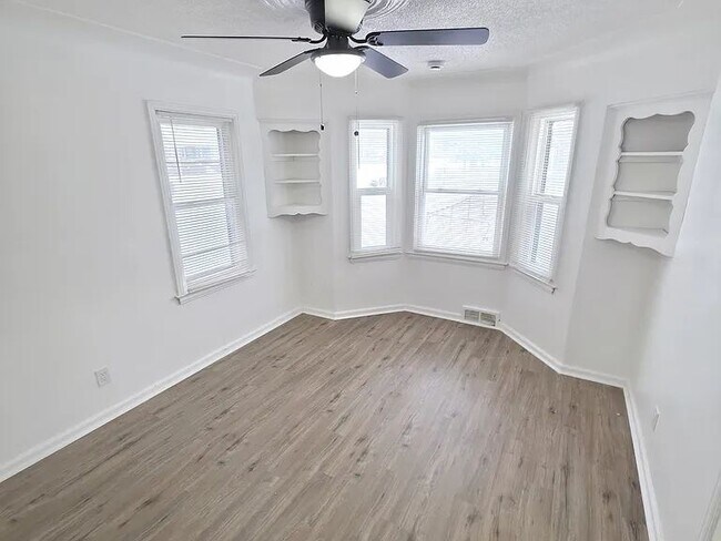 Photo - 2390 SW 21st St