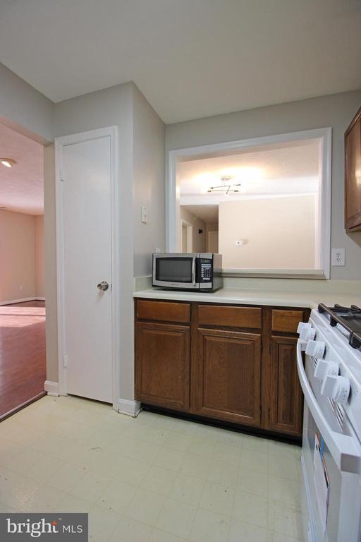 Photo - 10182 Oakton Terrace Rd Apartamento