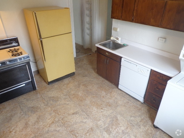 Building Photo - 80 McMillen Ave Rental