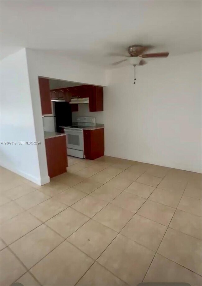Photo - 1100 NE 1st Ct Unit 308