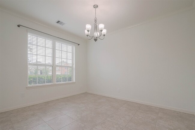 Photo - 2261 Oak Cir Dr N