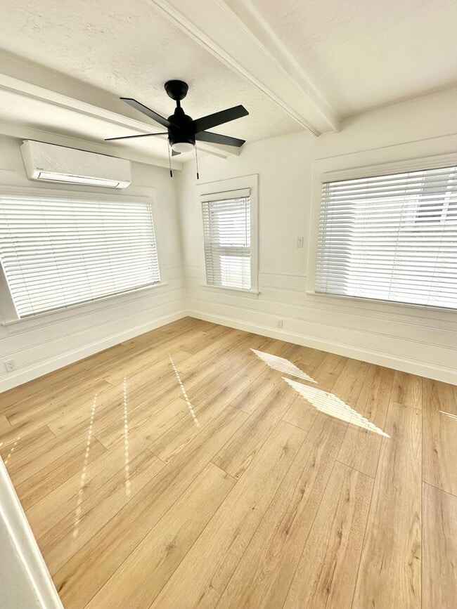 Photo - 006th St. Sharp Apartamento Unidad 31 6th Ct.  B