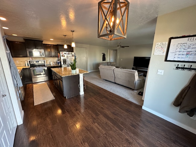 Photo - 700 SW Portal St