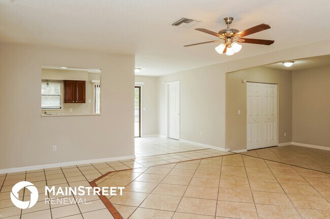 Photo - 1658 Wainwright St SE