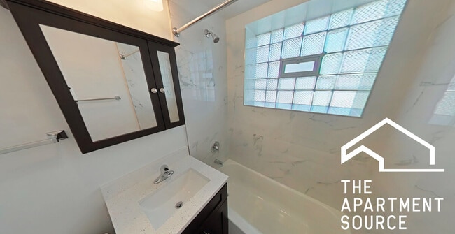 Photo - 1555 N Mohawk St Unit 3F