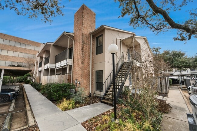 Building Photo - 1818 Augusta Dr Unit 14