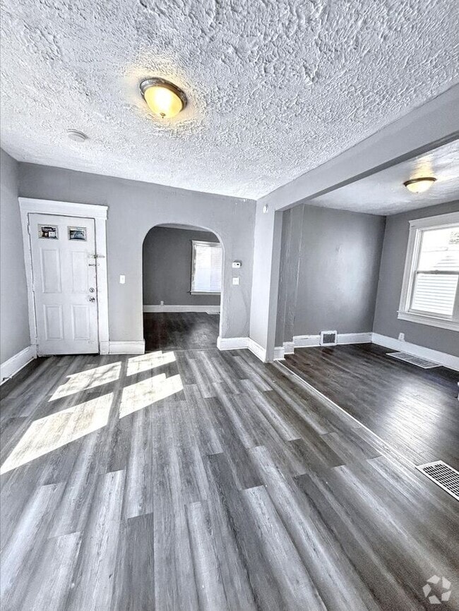 Building Photo - Adorable 3-Bedroom Home with Modern Conven...