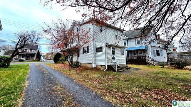 Photo - 735 W Broad St