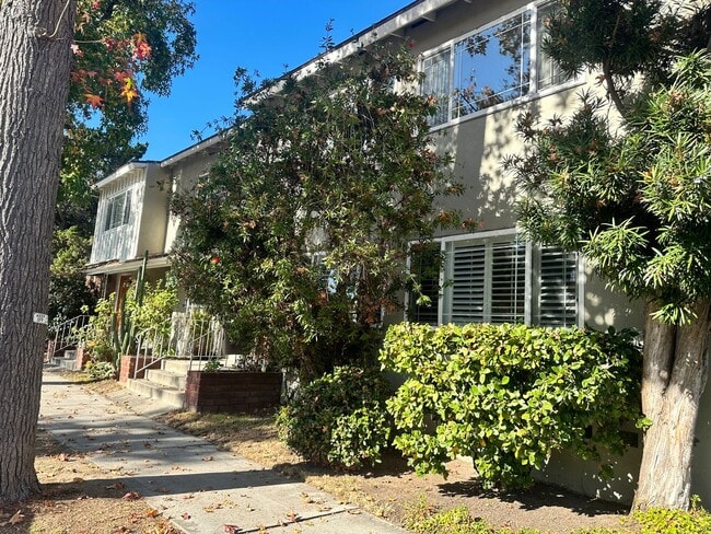 Building Photo - Valley Spring, 11339-11345 Unit 11339 Valley Spring Ln