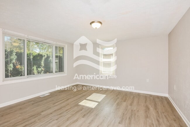 Photo - 1321 Gladys St