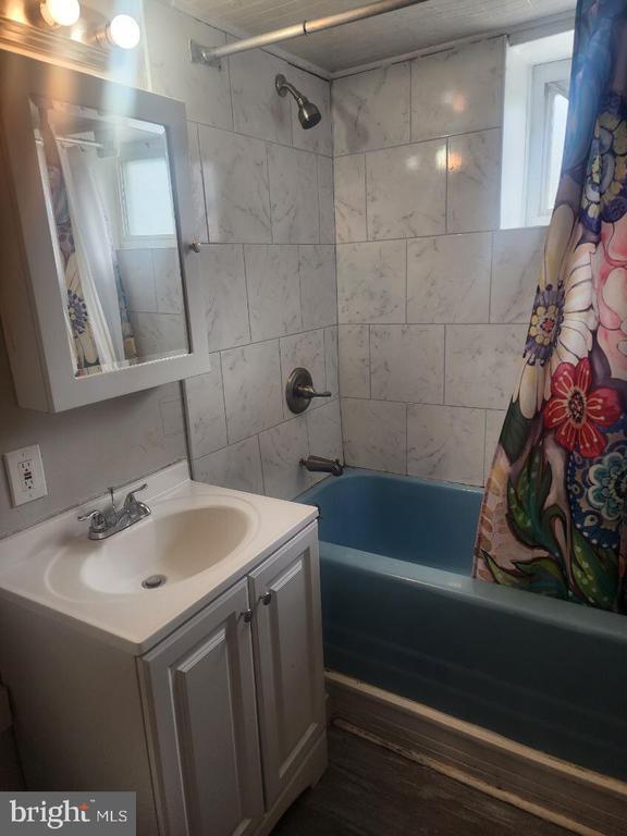 Photo - 6619 Guyer Ave