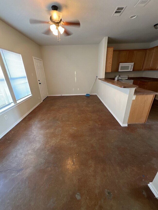 Photo - ELIZA8128-30 Unit 8130