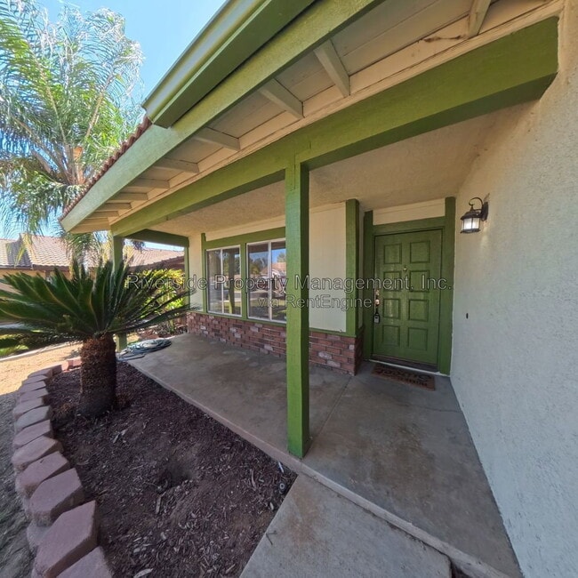 Photo - 24052 Royale St