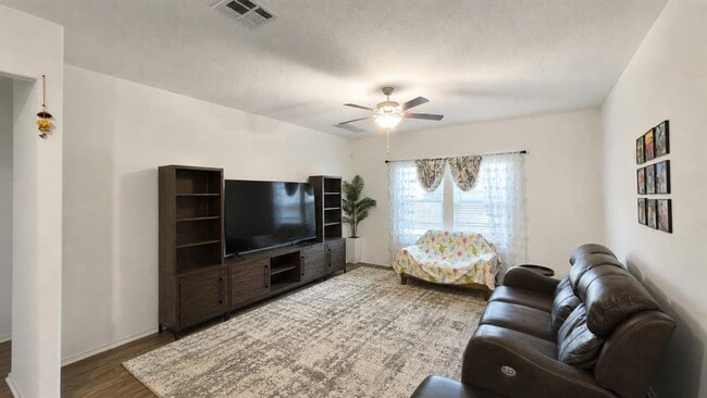 Photo - 1732 Cobblecrest Ln